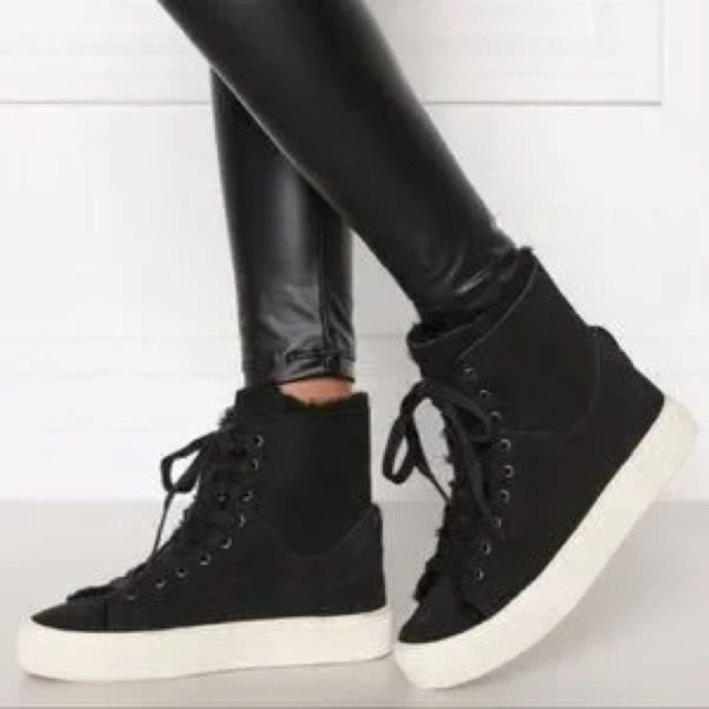 UGG Beven Sneaker